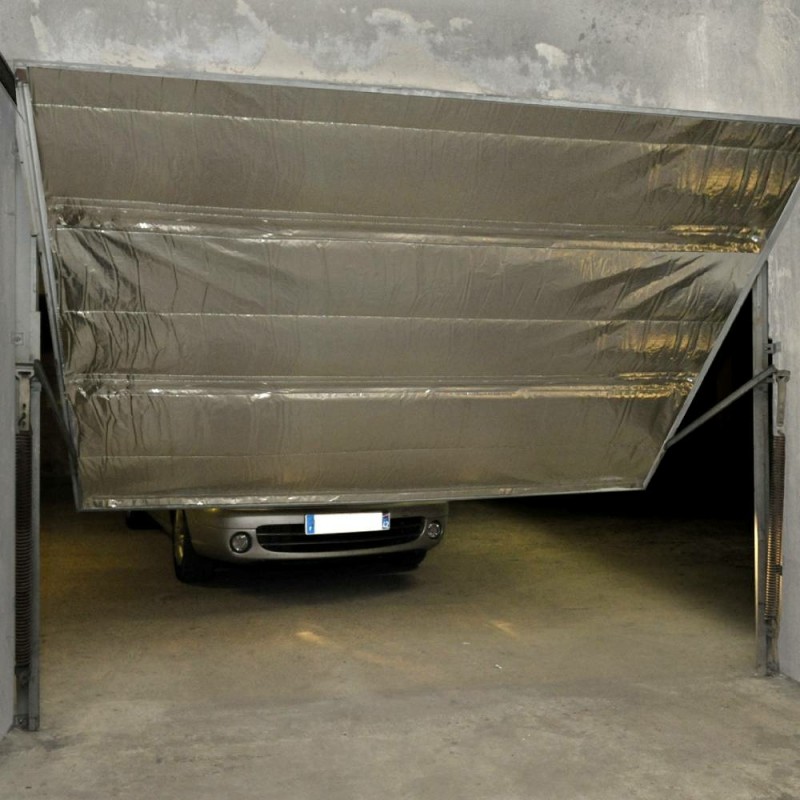 Kit d'isolation pour porte de garage : est-ce efficace ? - Devis Habitat